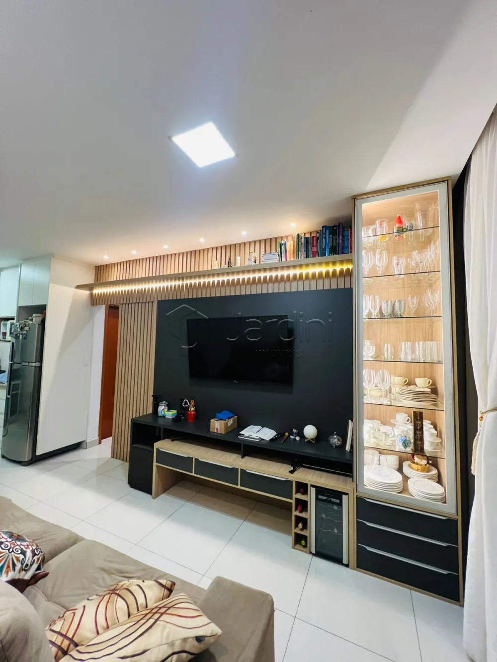 Comprar Apartamento / Padr&atilde;o em Franca R$ 320.000,00 - Foto 1