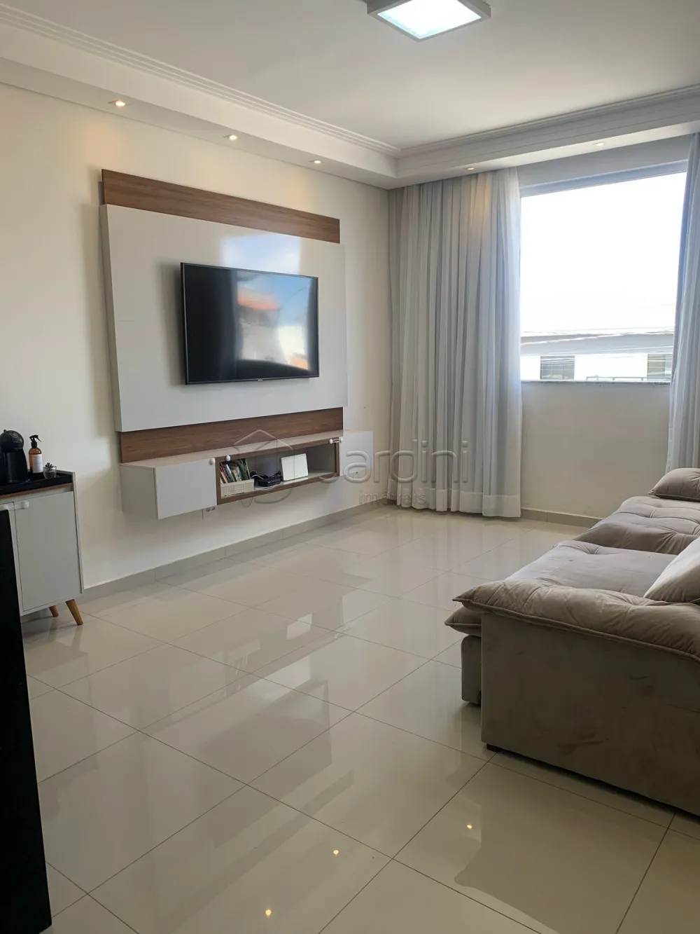 Comprar Apartamento / Padr&atilde;o em Franca R$ 319.000,00 - Foto 1