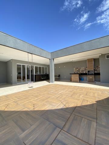 Alugar Casa / Térreo(a) em Franca. apenas R$ 849.000,00